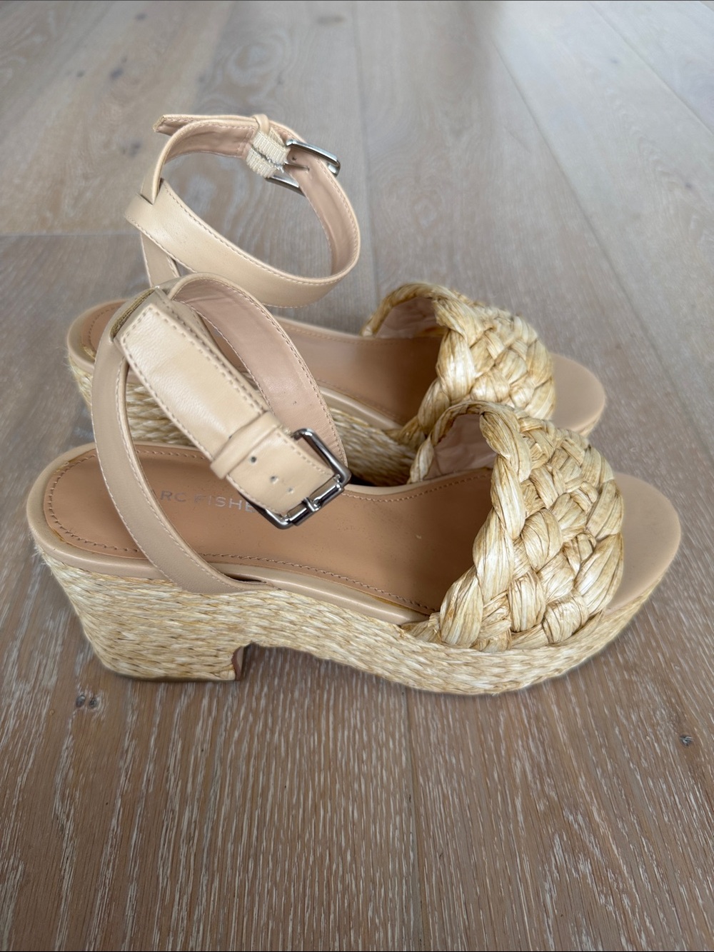 Marc Fisher Braided Straw Platform Sandals in Beige. Size 9.